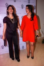 Kajol, Tanisha Mukherjee at Sherle Wagner store launch in Mumbai on 12th Sept 2012 (44).JPG